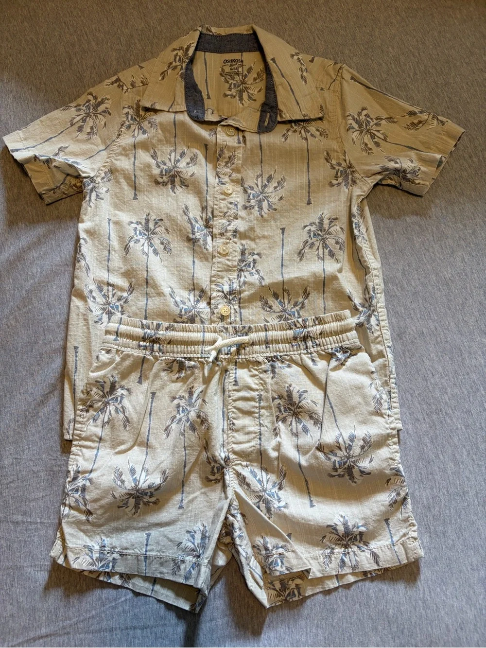 OshKosh B'gosh Boys 5/6 Matching Set Beige Palm Print Button Up Shirt and Shorts